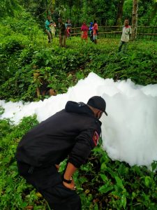 Buih-Di-Sijunjung-Mengandung-Gas-Berbahaya?